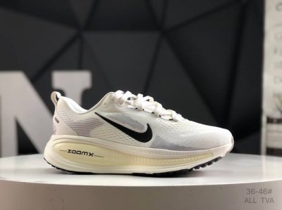 公司级带半码 耐克 Nk Air Zoom Vomero 18 登月18 2025新款缓震休闲跑鞋 #原鞋开发 内置全新缓震Zoom气垫 货号：Hm6803-1