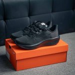 230 核心私 Nike Quest 6极速6代网面透气 时尚休闲跑步鞋 简约高科技设计采用多层材料，为双足带来凉爽感受和稳固体验时尚鞋面搭配中足包覆设计，提供