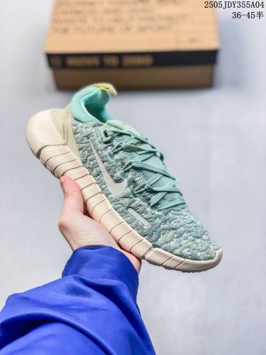 nike Free Run 5.0 耐克 赤足5.0 蓝橙 可回收材料轻便透气运动跑步鞋 类似袜子的Nike Free Run 5.0由至少20%的可回收材料制