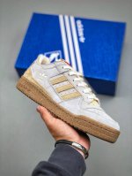 adidas Forum Low Cl 低帮百搭潮流休闲运动板鞋 以复古篮球鞋的外形为基础 采用皮革拼接 简约百搭 更加贴合舒适 中底内侧网格造型起到点睛之笔
