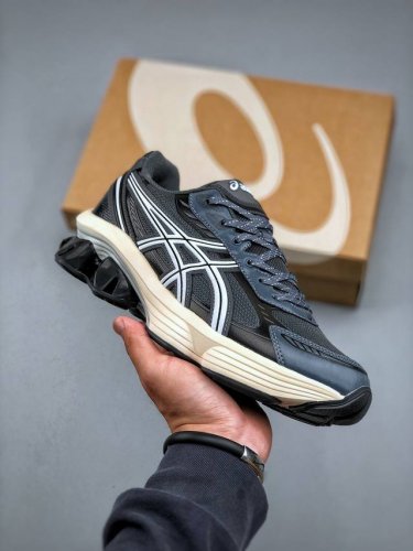 纯原版本 Asics Gel-Kinetic Fluent 亚瑟士运动休闲透气专业跑鞋 新一代缓震未来感跑鞋鞋面复杂的切割和银色细节极具前卫风格大底科技十足且独