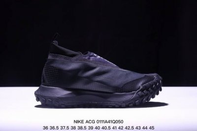 公司级nike Acg Mountain Fly Gore-Tex 机能风格 复古登山潮流板鞋运动慢跑鞋。乱石嶙峋，雨水湿滑，户外状况频发，你的双脚需要有力保护