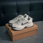 核心私 耐克Nike Zoom Vomero Roam 马拉松复古跑五代休闲运动慢跑鞋 厚底老爹鞋。采用环保纤维革饰片组合网眼布鞋面材质 升级正确后跟Tpu加固