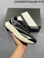 阿迪达斯Adidas Lightblaze 舒适防滑 新款阿迪达斯低帮跑步鞋极致轻盈的Lightweight Upper设计 带来近乎裸足的舒适体验 中底采用尖