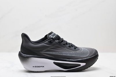 公司级Nk Zoomx Invincible Run Flyknit Fk6 Zoom Fly 6轻量飞织低帮休闲运动慢跑鞋 此鞋专为长跑运动员而生 是为5至1