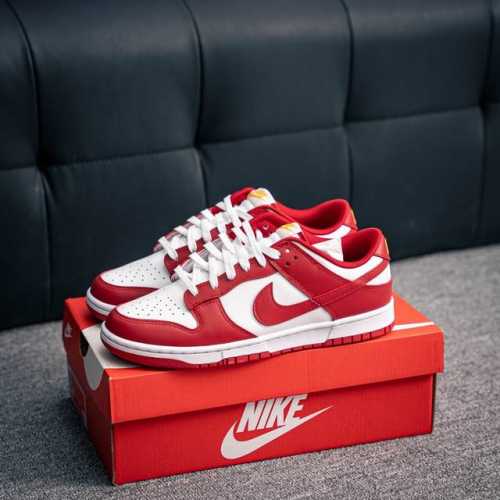 核心私 Nike Dunk 全套原楦原模倾力打造完美版型 独家原厂航空铝磨具打磨大底 鞋头坡度极致还原 无解鞋型 原盒原配 圈内天花板工艺 原厂冲刀 超高清洁度