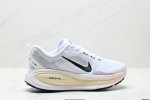真标Nike Vomero 18 耐克 舒适减震防滑 低帮跑步鞋 货号:Hm6804-100 尺码:36 36.5 37.5 38 38.5 39 40 40.