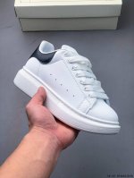 alexander Mcqueen 麦昆 经典款 想不出有任何理由不收它 面料采用进口丝绸亚光原版牛皮 最新材料 水染羊皮内里 牛皮垫脚 原版大底 回弹度极佳