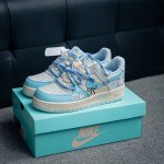 330 核心私 Air Force 1 原装级别 原楦头原纸板 打造纯正空军版型专注外贸渠道 全掌内置蜂窝气垫 原盒配件 原厂中底钢印、拉帮完美 货号：Ks68