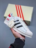 Adidas Originals Superstar X Supreme 磨砂红 采用全新头层拼接皮革材质后跟采用特色3D立体印字 渠道正品订单 诠释市场最高工