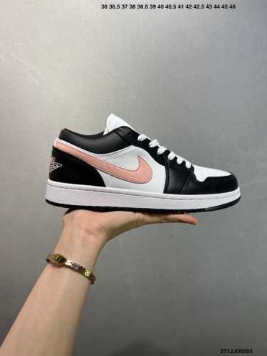 nike Air Jordan 1 Low Aj1乔1低帮休闲板鞋 同步官方配色 原档冲孔鞋头 四线拉帮 鞋舌高弹海绵填充 官方货号:553558 113 Si