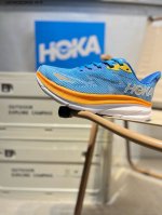 140 hoka One One Bondi 9.0 余文乐同款 新款缓震跑鞋 万众期待的Bondi系列终于迎来了更新，作为Hoka缓震跑鞋的杠把子，Bondi