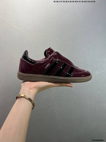 ad Original Samba Og 复古经典轻便板鞋 Jq0013 这款桑巴鞋展示了高质量的工艺 带有装饰的超锁缝制和无缝的手感 柔软、柔软的皮革造型和标