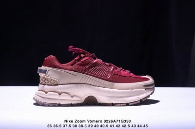 公司级耐克Nike Zoom Vomero Roam 马拉松复古跑五代休闲运动慢跑鞋 采用环保纤维革饰片组合网眼布鞋面材质 升级正确后跟Tpu加固 耐弯折热塑框