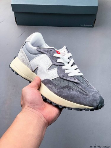 new Balance Ms327系列复古休闲运动慢跑鞋 原鞋打版 细节完美 采用尼龙及猪巴革麂皮物料拼接构成#中底高弹pu材质及满丁防滑橡胶外底上世纪 70