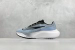 Yh版 Nk Zoom Fly 5 Prm 不可战胜系列轻量飞织低帮休闲运动慢跑鞋 此鞋专为短跑运动员而生，是为 5 至 10 公里距离的赛事和训练打造。整体设