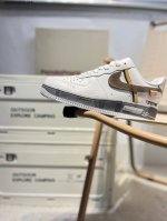 耐克 Nike Air Force 1 '07空军一号 百搭休闲运动板鞋 柔软 弹性十足的缓震性能和出色的中底设计 横跨复古与现代的外型结合 造就出风靡全球三十