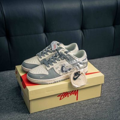 核心私 nike Dunk 全套原楦原模倾力打造完美版型 独家原厂航空铝磨具打磨大底 鞋头坡度极致还原 无解鞋型 原盒原配 圈内天花板工艺 原厂冲刀 超高清洁度