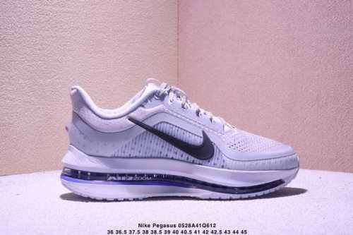 公司级Nike pegasus premium 减震防滑耐磨透气 低帮 跑步鞋 兼顾迅疾外观和稳固脚感 后跟覆面和中足动态支撑巧妙融合 缔造稳定顺畅的迈步体验