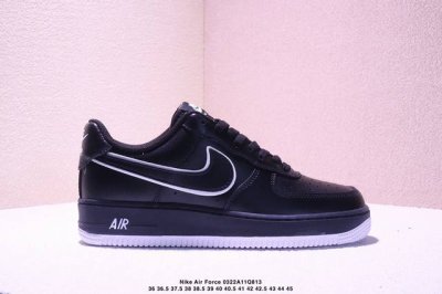 140公司级耐克Nike Air Force 1“07空军一号低帮百搭休闲运动板鞋。柔软、弹性十足的缓震性能和出色的中底设计，横跨复古与现代的外型结合，造就出风