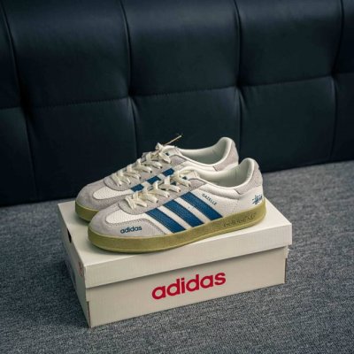 核心私 adidas Samba Og 桑巴舞街头系列德训运动板鞋 采用固色翻毛皮组合牛剖革鞋面材质 外置正确3层组合围条加厚烟胶橡胶大底 货号 Dd6602