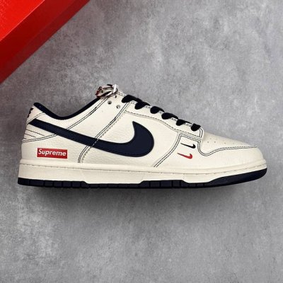 本地 核心私 Nike Sb Dunk Low“Supreme联名 米深蓝双勾” 周年高端定制 低帮休闲板鞋 定制鞋盒 大厂纯原品质出货 超高清洁度 皮料切割干