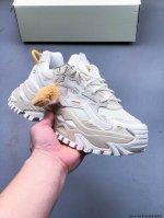 斐乐 Fila Fusion 火星跑鞋 情侣复古跑鞋原鞋开版定制 正品同步鞋材 皮革拼接麂皮 搭配透气网布 主打复古潮流 撞色设计 视觉冲击十足 超厚Eva软底