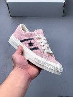 匡威 Converse One Star 1970S 杰克一星低帮 经典 One Star 款式 自然优雅搭配标志性的One Star Logo 凸显充满现代感