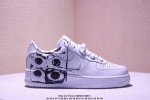 公司级耐克Nike Air Force 1 07空军一号低帮百搭休闲运动板鞋 柔软 弹性十足的缓震性能和出色的中底设计 横跨复古与现代的外结合 造就出风靡全球三