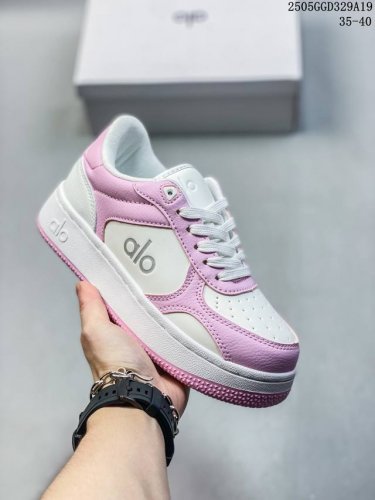 新品上市实拍 alo Yoga Recovery Mode 人气单品 舒适简约防滑耐磨低帮休闲板鞋 alo Yoga于 7年创立于洛杉矶 意在传播有意识的运动
