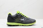 公司级Nike Lunar Glide 2 休闲透气轻便 低帮跑步鞋男款 简约大方的造型设计，给人以随性休闲的时尚格调，穿着舒适轻便，运动灵活自如，满足日常个性
