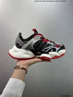 210 公司级Ad Xlg Runner Deluxe 跑步者豪华版系列低帮厚底增高老爹风复古缓震休闲运动慢跑鞋 Ih7797 自从阿迪达斯和巴黎世家合作后，没