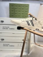 260 【Gucci】古驰顶级进口材料 极为亲肤舒适 摸上去非常的细腻 版型上很正 进口牛皮+真皮内里+几何构图案 奢华生动 图案透气不闷热 更为牢固耐穿 色彩