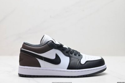 公司级nike Air Jordan 1 Low Aj1乔1低帮休闲板鞋 同步官方配色 头层皮打造 正确满胶鞋垫 四线拉帮 原厂织唛标 鞋舌高弹海绵填充 官方货