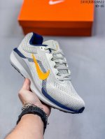 公司级！耐克nike Zoom Winflo 11 登月w11轻质透气休闲运动跑步鞋。升级中底为cushlon St，材质上更显得轻盈透气，耐磨性提高同时也使运