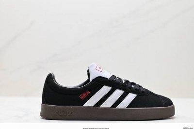 公司级Adidas Neo VL Court 2.0 百搭单品 绒面麂皮防滑耐磨轻便低帮板鞋 整双鞋以传统的低帮呈现的清新造型 鞋头优先头层反毛皮 包裹保证优秀
