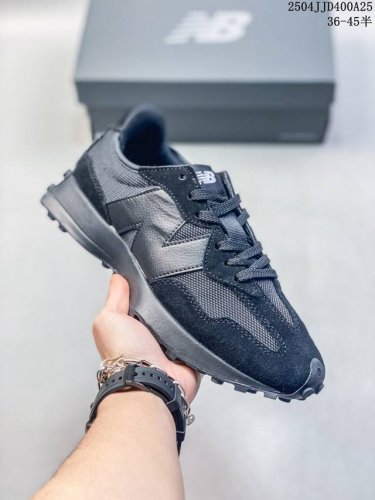 新百伦New Balance 原楦型开发纸版#透气牛津布料拼接构成 中底高弹Eva发泡材质加持满丁防滑橡胶外底上世纪 70 年代的意大利街头风格Nb新百伦New