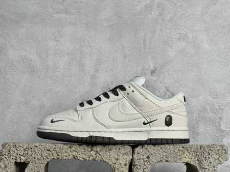 k版 Nike Sb Dunk Low 白粽猿人头 性价比天花板 尝鲜先行版 原装头层材料 独家版型蒸餾加工 帶來的是更好的视觉和脚感体验 大厂纯原品质出货 - 点击图像关闭