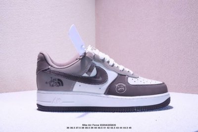 300 海外限量发售！公司级Nike Air Force 1 '07 Low “北面联名——浅棕鬼脸”空军一号 低帮 运动鞋 休闲鞋 折边针车 工艺难度大 原楦