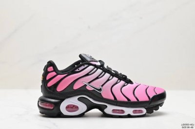 真标耐克nike Air Maxplus Drift休闲气垫缓震跑步运动鞋 造型超讨喜！鞋面以帆布和织物材质包裹，保证了轻薄透气，更适合夏季穿着。鞋侧 鱼骨 形