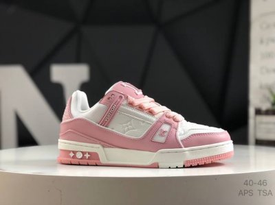 路易威登 Louis Vuitton Lv路易威登板鞋 乘风破浪的姐姐争先种草款,舒适透明底和百搭性霸屏整个时尚娱乐圈 正品1:1套楦复刻 细节调整完美主义 鞋