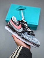 Nike Court Vision 1 Low“病变制造” 手绘涂鸦定制板鞋把爱情的元素融入病变细胞研究，试图创造出一种特殊的“爱情病变”，让细胞像热恋时的心一