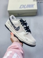 海外爆款限量发售！公司级 Nike Sb Dunk Low“ 斯图西联名 米黑花勾” 周年高端定制 低帮休闲板鞋 定制鞋盒 大厂纯原品质出货 超高清洁度 皮料切