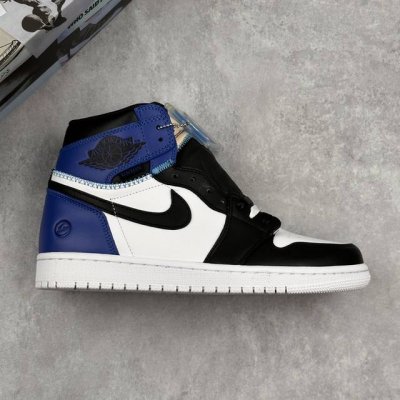 本地 核心私 公司级Air Jordan 1 Retro High Midnight Navy Aj1 乔丹1代 高帮蓝白黑 乔丹篮球鞋系列 鞋款整体采用白黑蓝