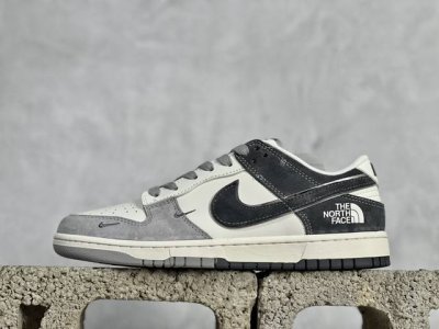 放店私 Nk SB Dunk Low 北面联名-猪八拼色蓝勾 周年高端定制 低帮休闲板鞋 DQ1098-519 #定制鞋盒 大厂纯原品质出货 超高清洁度 皮料切