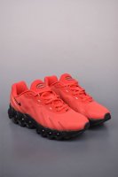 Nike Air Max Dn8 全掌科技气垫 缓震运动跑鞋 Dn8的核心亮点在于其八腔气垫结构 根据不同部位设定的气压值专为行走设计 提供卓越的舒适感 鞋面的