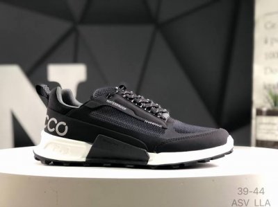 ecco爱步 广东原版透气 配备原版三件套 防尘纸 高弹大底 全头层牛皮 新款百搭休闲款 纯手工制成 鞋面走线工整 清晰质感 原单品质 拼接运动透气网布 采用E