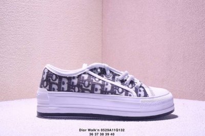 真标Dior迪奥Walk N系列 老花 刺绣 厚底帆布鞋 休闲运动鞋 原版购入开发 做货 这款 Walk N Dior 厚底运动鞋是一款时尚单品 提升该系列的格