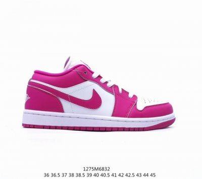 头层×耐克 乔丹air Jordan 1 Low Aj1 乔1 乔丹1代aj1 低帮复古文化休闲运动篮球鞋。该鞋款从 1985 年元年款汲取设计灵感，焕新演绎简