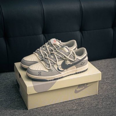 核心私 Nike Dunk 全套原楦原模倾力打造完美版型 独家原厂航空铝磨具打磨大底 鞋头坡度极致还原 无解鞋型 原盒原配 圈内天花板工艺 原厂冲刀 超高清洁度
